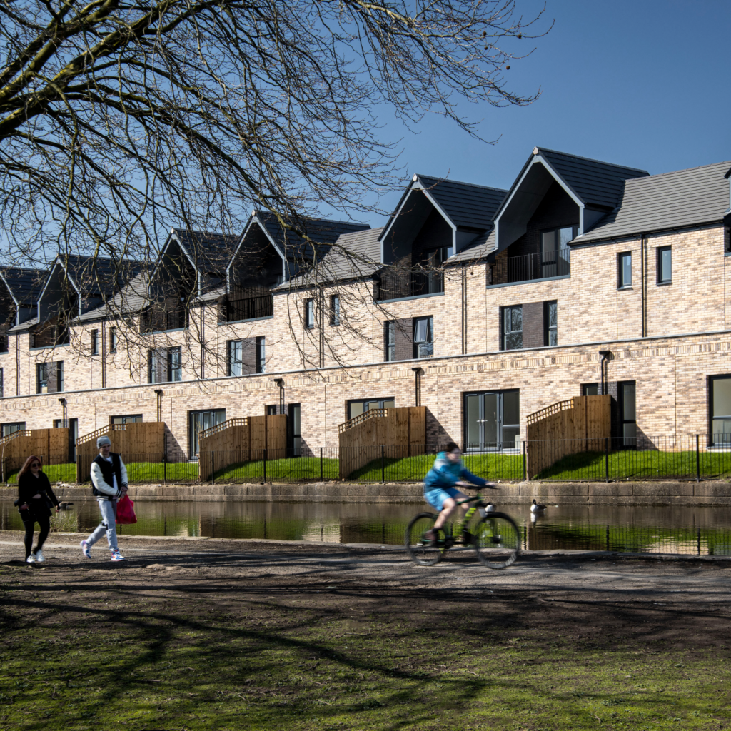 'Dob Brook Close